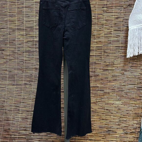 Tinseltown Juniors' High Rise Pull-on Flare-Leg Jeans - Black Wash Size 9 - Picture 3 of 3